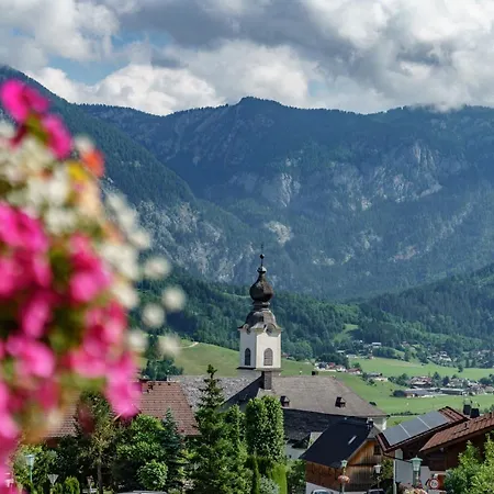 Cafe Kitzer 招待所 3*