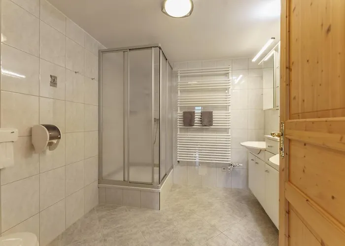 Cafe Kitzer بيت ضيافة 3*