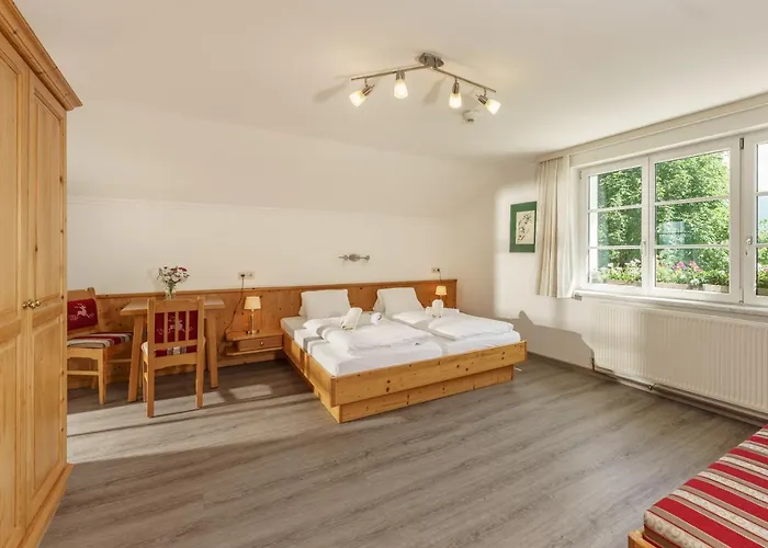 Cafe Kitzer 3* هاوس إم إنيستال