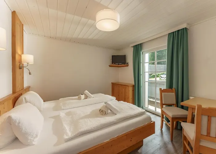 Cafe Kitzer 招待所