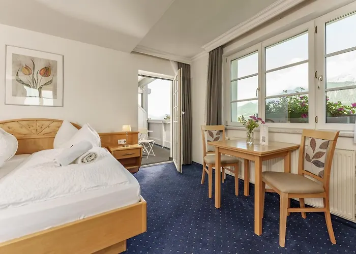 Cafe Kitzer 3* هاوس إم إنيستال